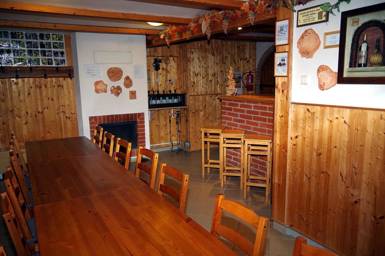 Apartamento Sklep U Veselych Mutěnice Exterior foto